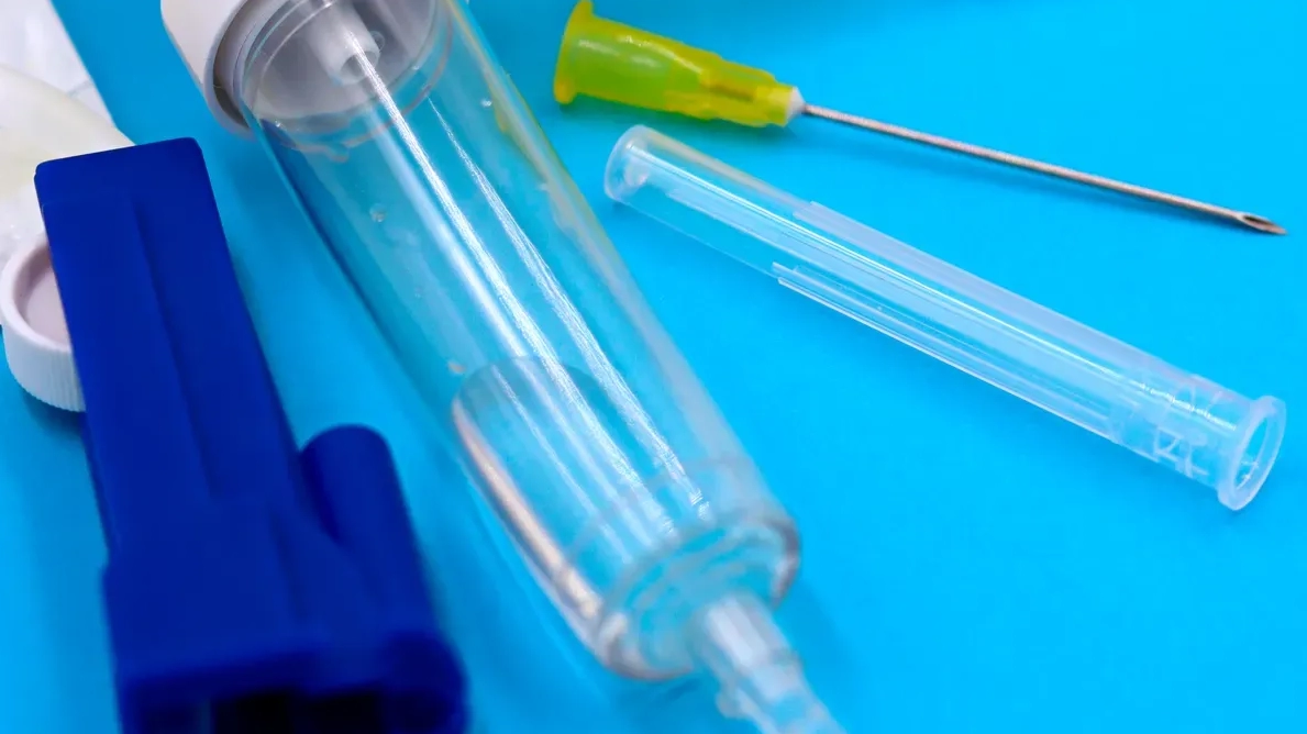 Wer liefert Zahnsp&uuml;lspritzen f&uuml;r Kliniken und H&auml;ndler?